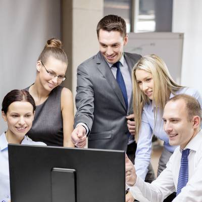 New Office Trend “Hoteling” Provides Workers a Collaborative Work Environment